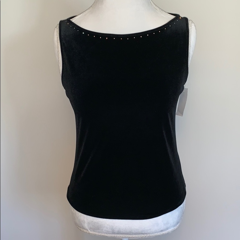 NWT Women’s velvet tank size medium